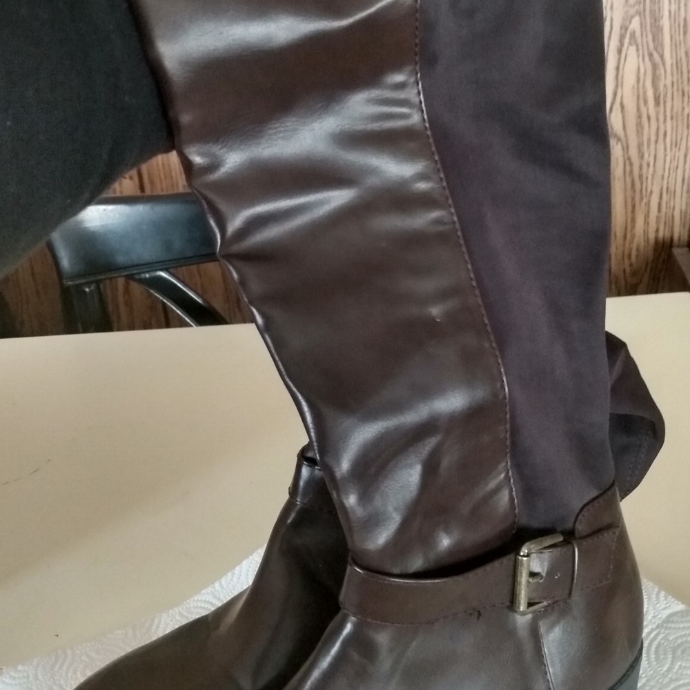 Boots - Picture 2 of 3